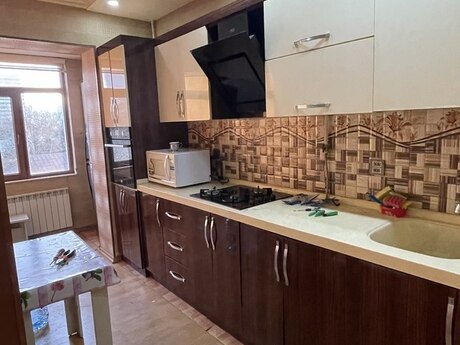 2 otaqlı köhnə tikili - 28 May m. - 50 m²