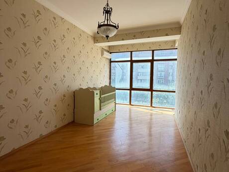 4 otaqlı mənzil, 190 m², 28 May: 500 000 ₼ 5