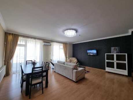 3-комн. новостройка - м. Сахил - 136 м²