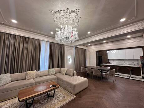 4 otaqlı yeni tikili - Ağ şəhər q. - 220 m²