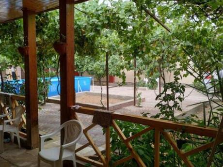 4 otaqlı həyət evi/bağ evi - Şüvəlan q. - 150 m²