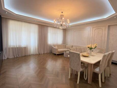 4-комнатная квартира, 158 м², Elmlər Akademiyası: 450 000 ₼ 2