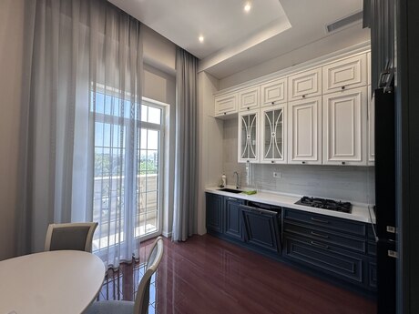4 otaqlı yeni tikili - Ağ şəhər q. - 160 m²