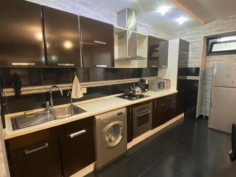 2 otaqlı köhnə tikili - Nizami m. - 75 m²