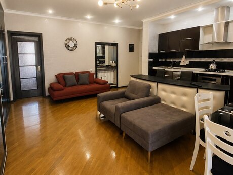 2 otaqlı köhnə tikili - Nizami m. - 75 m²