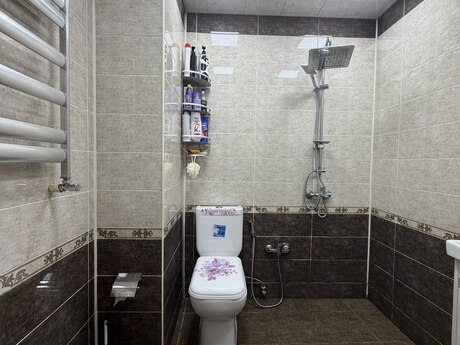 Qurtuluş 93 kompleksində 4 otaqlı yeni tikili mənzil satılır, 83 m², 120 000 AZN, şəkil 4 / 12