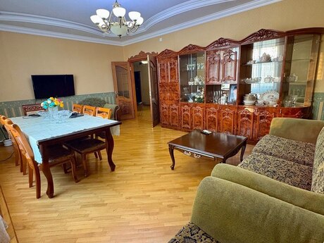 Объявление №6284398 - Баку, пос. Бадамдар, 3-комн., 120 м², 4/12 этаж