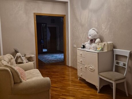3-комнатная квартира, 135 м², Elmlər Akademiyası: 435 000 ₼ 3