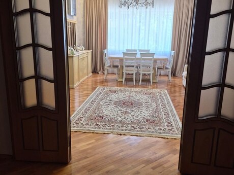 3-комнатная квартира, 135 м², Elmlər Akademiyası: 435 000 ₼ 2