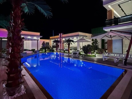 5 otaqlı həyət evi/bağ evi - Buzovna q. - 400 m²