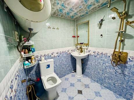 3 otaqlı köhnə tikili - Azadlıq Prospekti m. - 72 m²