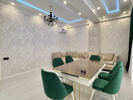 3-комн. новостройка - м. 28 мая - 130 м²