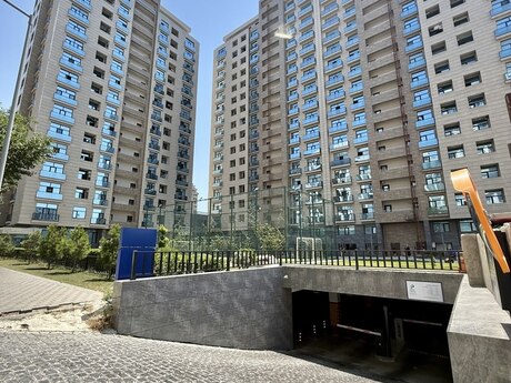 3-комн. новостройка - м. 28 мая - 130 м²