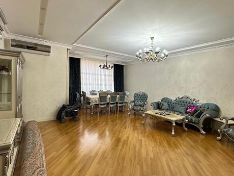 4-комн. новостройка - м. 28 мая - 200 м²