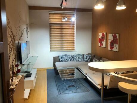 Elan №6285229 - Bakı, İçəri Şəhər m., 3 otaqlı, 80 m², 3/5 mərtəbə