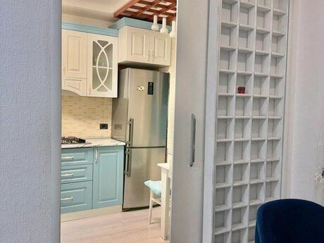 4 otaqlı köhnə tikili - Bayıl q. - 100 m²