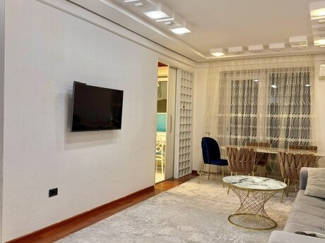 4 otaqlı köhnə tikili - Bayıl q. - 100 m²