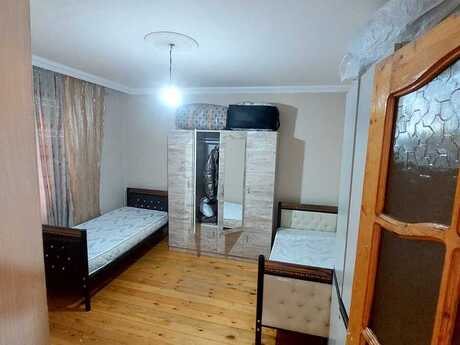 4 otaqlı həyət evi/bağ evi - İnşaatçılar m. - 120 m²
