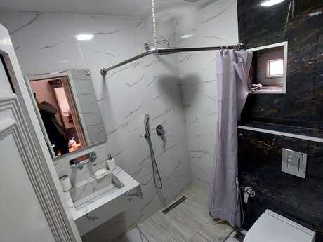 4 otaqlı həyət evi/bağ evi - İnşaatçılar m. - 120 m²