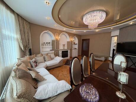 4 otaqlı mənzil, 178 m², Nizami: 650 000 ₼ 2