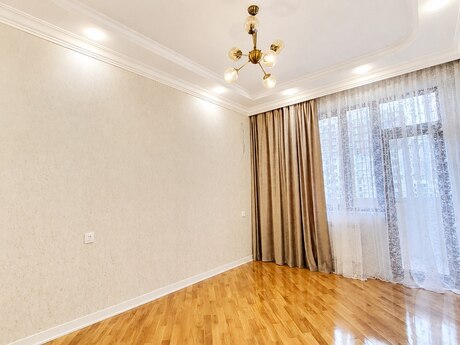 2-комн. новостройка - м. 28 мая - 60 м²