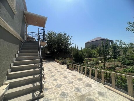 7 otaqlı həyət evi/bağ evi - Hövsan q. - 215 m²