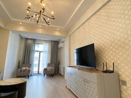 2-комн. новостройка - м. 28 мая - 90 м²