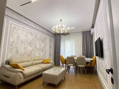 3-комн. новостройка - м. 28 мая - 120 м²