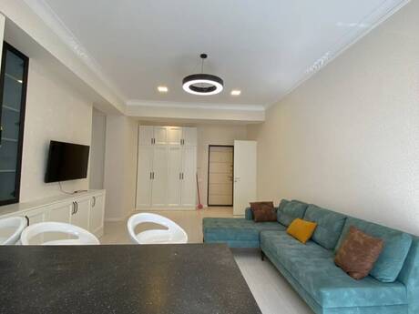 3-комн. новостройка - м. 28 мая - 120 м²