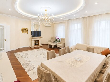 4-room apartment, 180 m², 8-ci mikrorayon: 585 000 ₼ 2