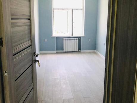 3-комн. офис - м. Элмляр Академиясы - 75 м²