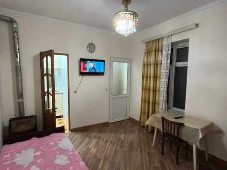 1 otaqlı həyət evi/bağ evi - Azadlıq Prospekti m. - 30 m²