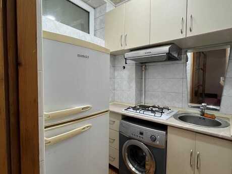 1 otaqlı həyət evi/bağ evi - Azadlıq Prospekti m. - 30 m²