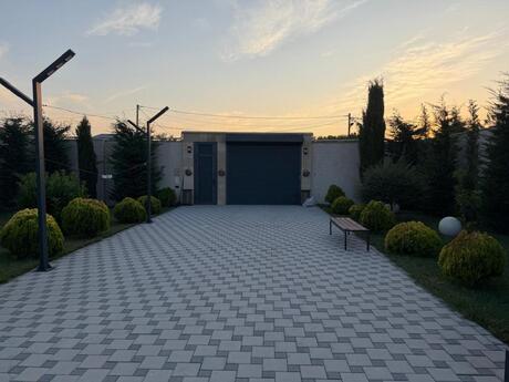 6 otaqlı həyət evi/bağ evi - Şüvəlan q. - 280 m²