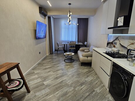 2 otaqlı mənzil, 82 m², 28 May: 295 000 ₼ 2