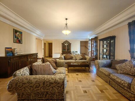 5-комнатная квартира, 197 м², Nizami: 385 000 ₼ 5