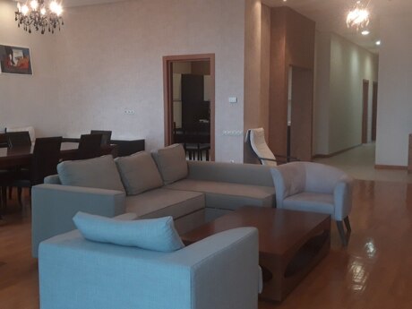 5 otaqlı həyət evi/bağ evi - Xaçmaz - 300 m²