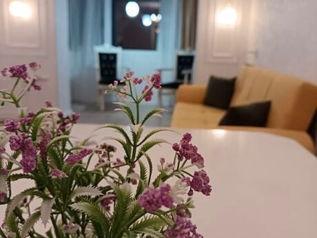 3 otaqlı köhnə tikili - İnşaatçılar m. - 80 m²