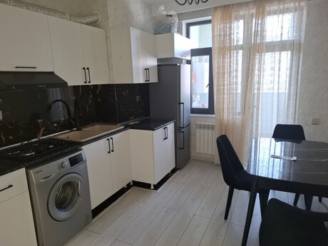 1 otaqlı yeni tikili - Neftçilər m. - 50 m²