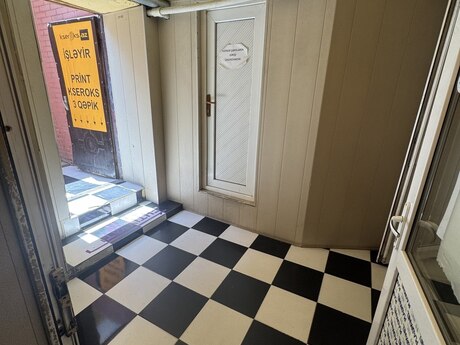 Obyekt - Elmlər Akademiyası m. - 200 m²