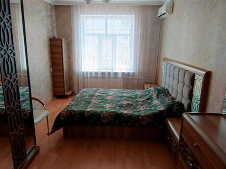 2-комн. вторичка - м. 8 ноября - 75 м²