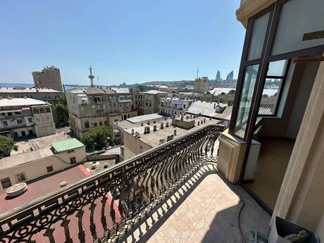 3-комнатная квартира, 140 м², Sahil: 450 000 ₼ 4