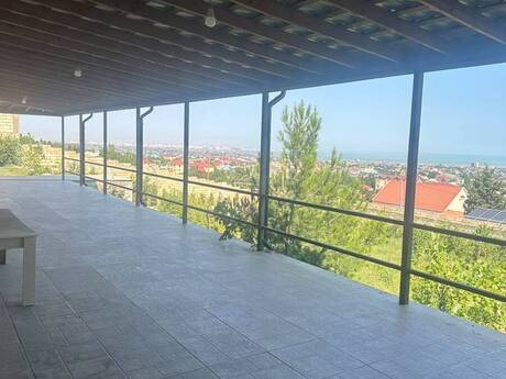 5 otaqlı həyət evi/bağ evi - Novxanı q. - 300 m²