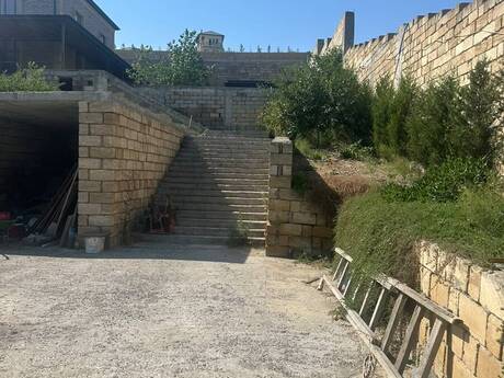 5 otaqlı həyət evi/bağ evi - Novxanı q. - 300 m²