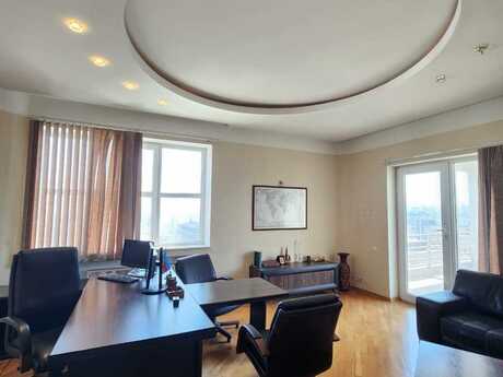 3 otaqlı mənzil, 101 m², 28 May: 330 000 ₼ 3
