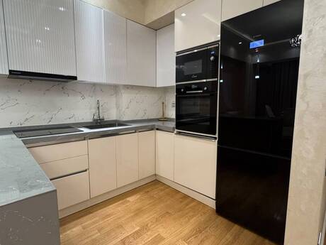 Kirayə 3 otaqlı mənzil, 110 m², 28 May: 1 600 ₼/ay 3