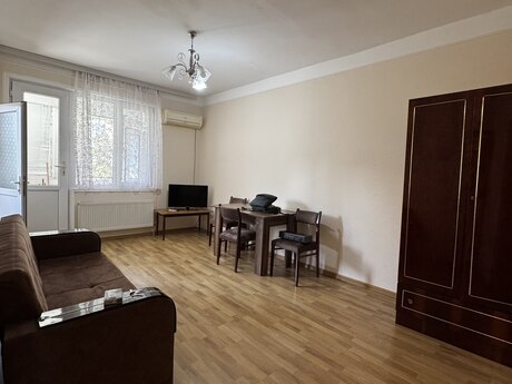 Elan №6288553 - Bakı, Memar Əcəmi m., 2 otaqlı, 65 m², 4/5 mərtəbə