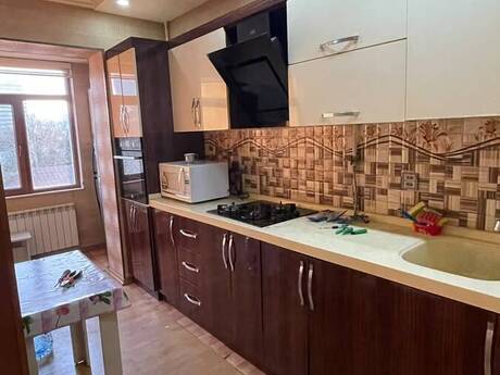 2 otaqlı köhnə tikili - 28 May m. - 50 m²
