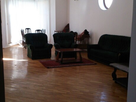 Badamdarda 4 otaqlı həyət evi kirayə verilir, 200 m², 1 400 AZN/ay, şəkil 3 / 8