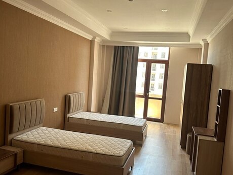 Аренда: 2-комнатная квартира, 123 м², Koroğlu: 900 ₼/мес 4